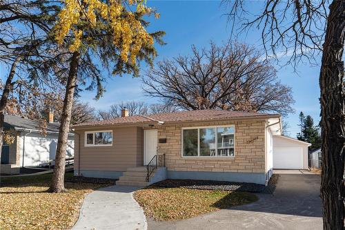 427 Thompson Drive, Winnipeg, MB 