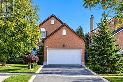 297 KINGSBRIDGE GARDEN Mississauga, ON L5R 1L2