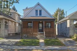 23 BARONS AVENUE N  Hamilton (Homeside), ON L8H 5A3