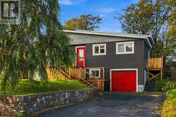 16 Dunscombe Place St. John's, NL A1E 3P6