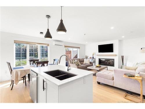 2 Huntingdon Ci, Fredericton, NB 