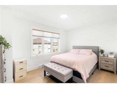 2 Huntingdon Ci, Fredericton, NB 