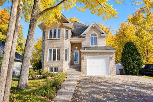 2155 25e Avenue  Laval (Laval-Ouest), QC H7R 3J3