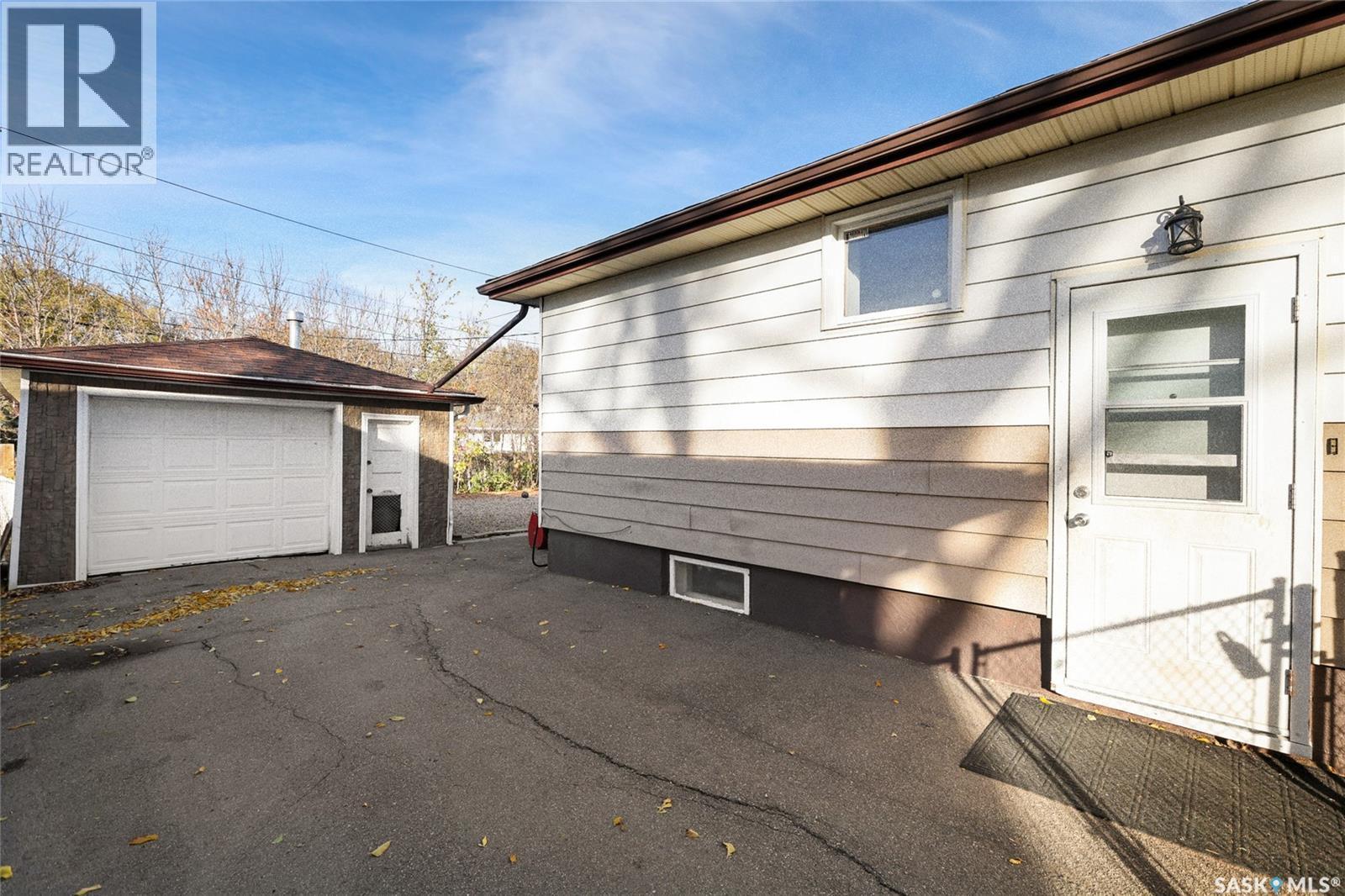 3320 Perry Avenue, Regina, SK