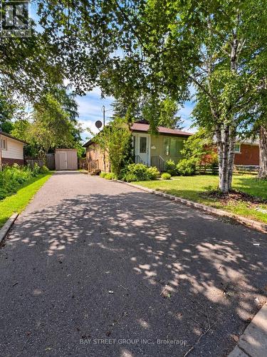 65 DUNNING AVENUE  Aurora, ON L4G 1A4
