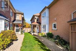 100 PRESSED BRICK DRIVE Brampton, ON L6V 4K4