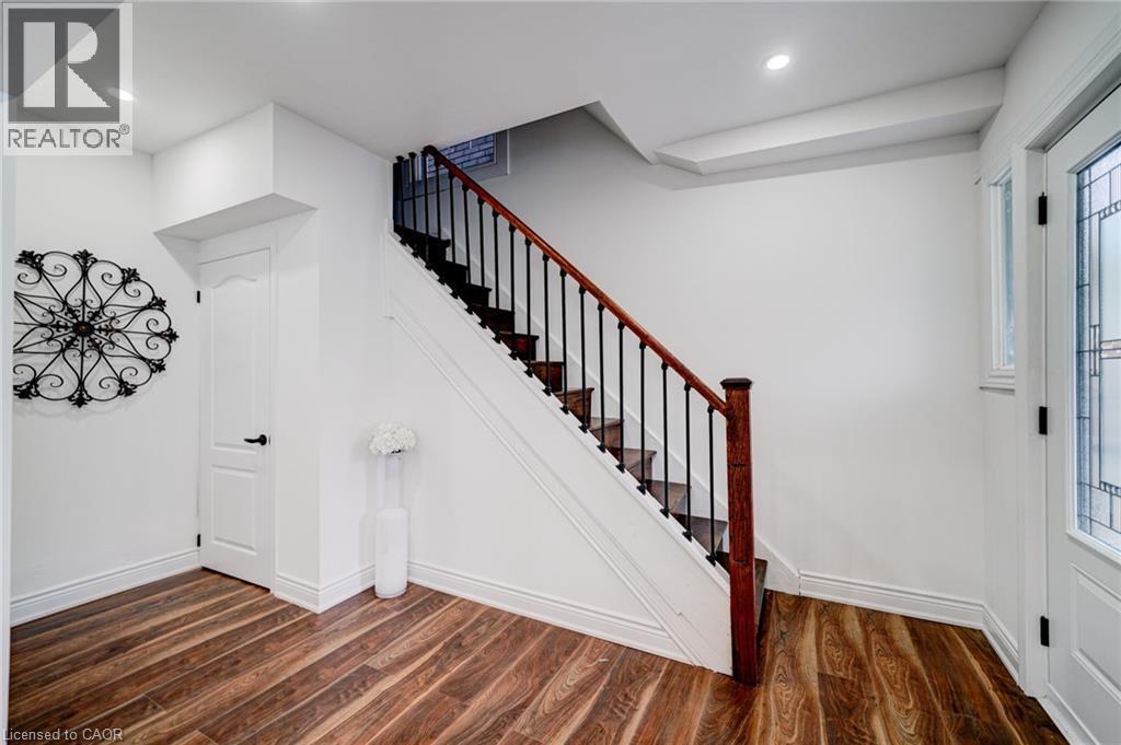 9 Gibson Avenue, Hamilton, ON