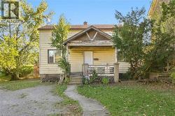14 LONDON Street N  Hamilton, ON L8H 4B3