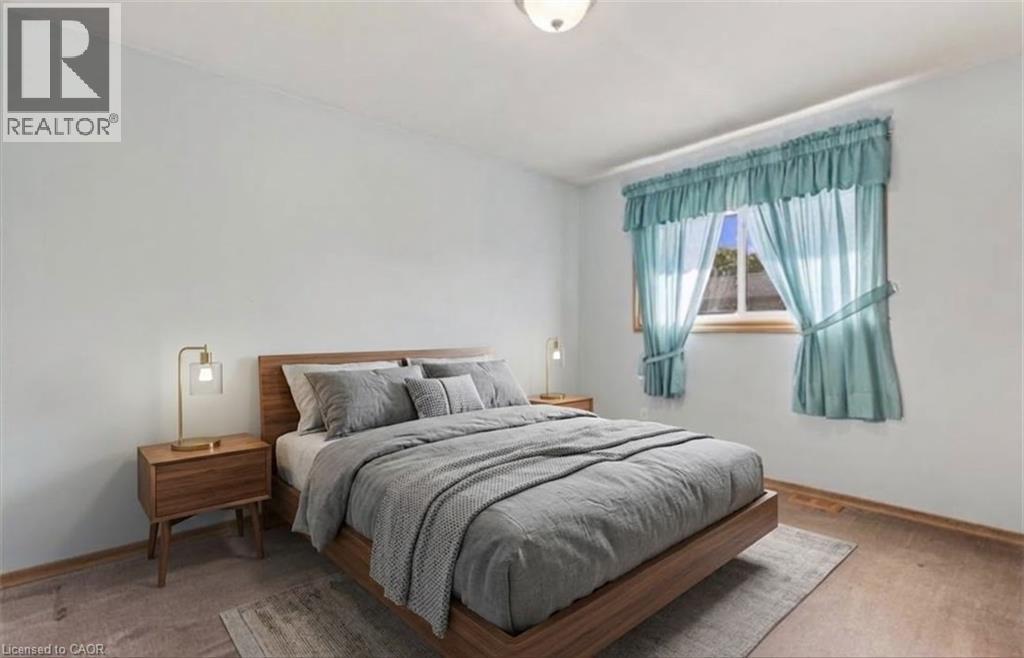 THIS PHOTO HAS BEEN VIRTUALLY STAGED - 207 Elliott Street, Cambridge, ON