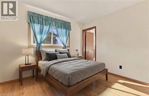 THIS PHOTO HAS BEEN VIRTUALLY STAGED - 207 Elliott Street, Cambridge, ON 