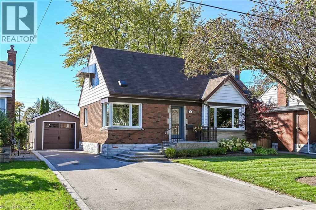 Welcome to 10 Mulock Avenue located in the beautiful Sunninghill neighbourhood. - 10 Mulock Avenue, Hamilton, ON