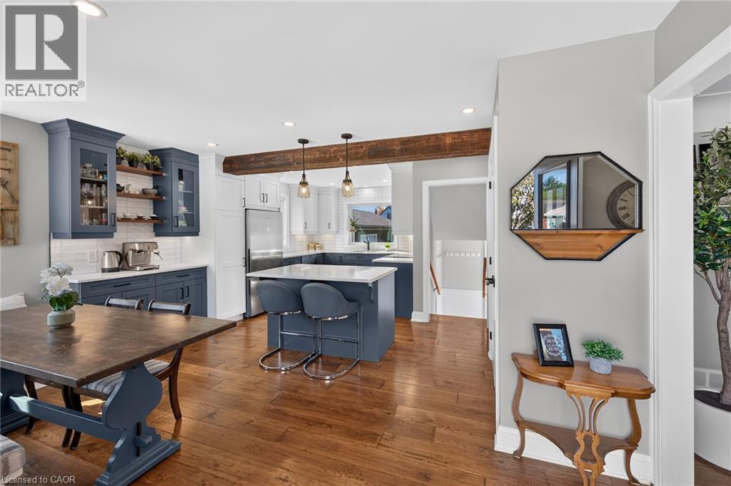 Open Concept design upon entry. - 10 Mulock Avenue, Hamilton, ON