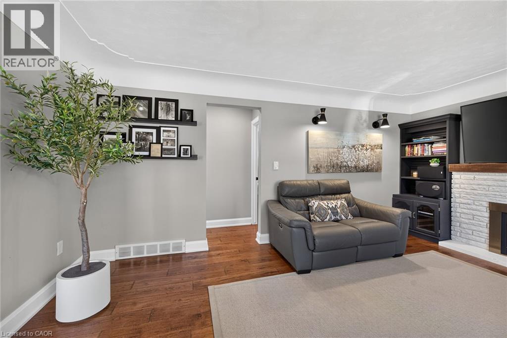 Gorgeous Cove Ceilings! - 10 Mulock Avenue, Hamilton, ON