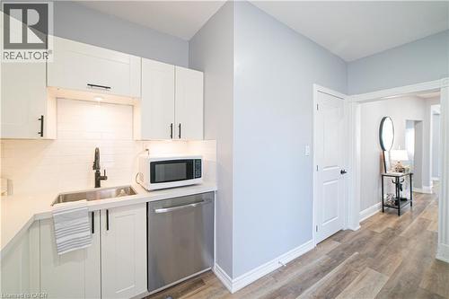 17 Kinrade Avenue, Hamilton, ON 