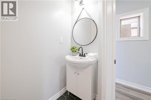 17 Kinrade Avenue, Hamilton, ON 
