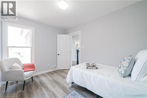 17 Kinrade Avenue, Hamilton, ON 