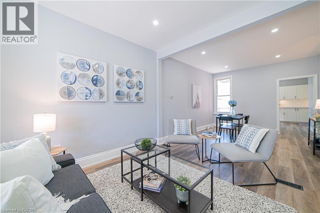 17 Kinrade Avenue, Hamilton, ON