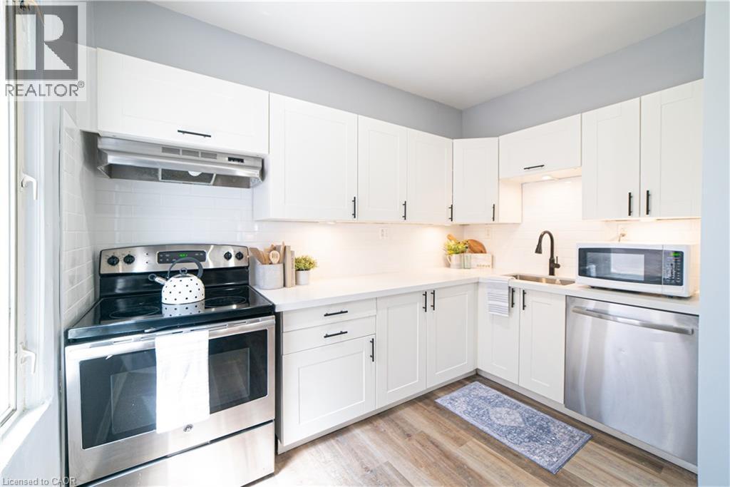 17 Kinrade Avenue, Hamilton, ON