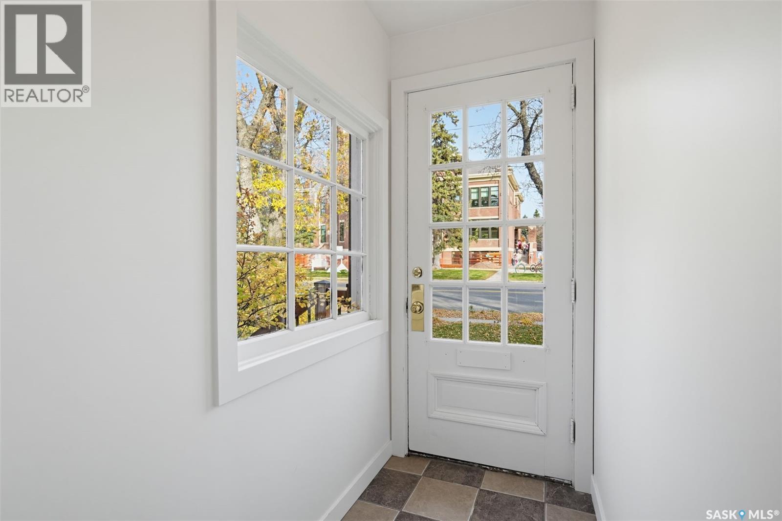 615 Clarence Avenue S, Saskatoon, SK