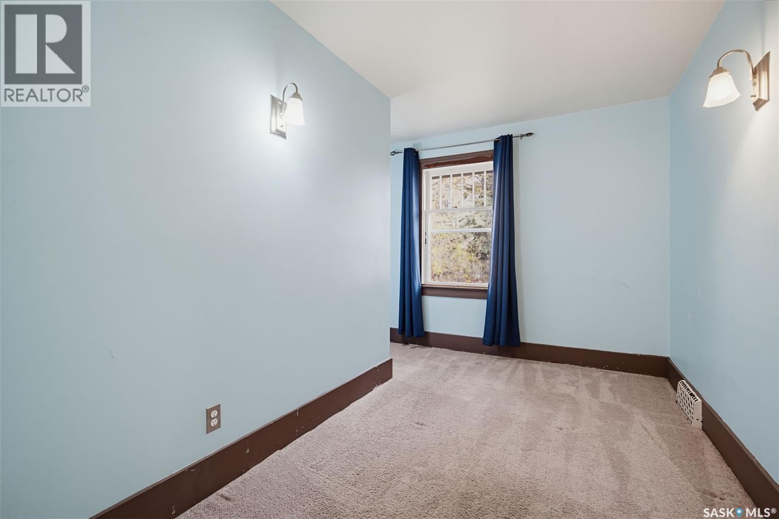 615 Clarence Avenue S, Saskatoon, SK