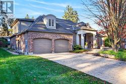 9 HARRINGTON PLACE  Hamilton, ON L9G 4Z2