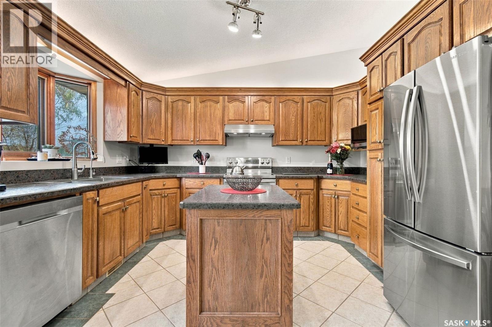8310 Sherwood Drive, Regina, SK