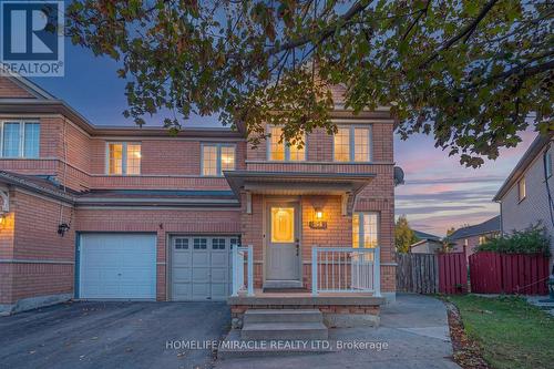 54 STARHILL CRESCENT  Brampton, ON L6R 2W1