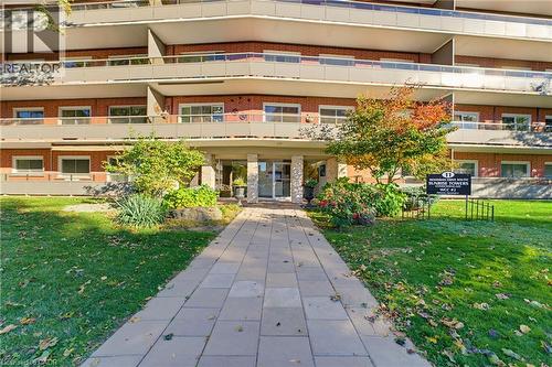 11 WOODMAN Drive S Unit# 210  Hamilton, ON L8K 4E3