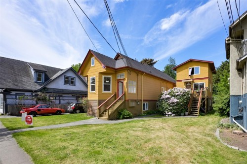 1620 Camosun St  Victoria, BC V8T 3E6