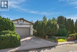 427 Poth WAY  Saskatoon, SK S7M 4V8