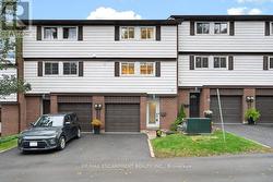 7 BRIAR LANE  Hamilton, ON L9H 6E8