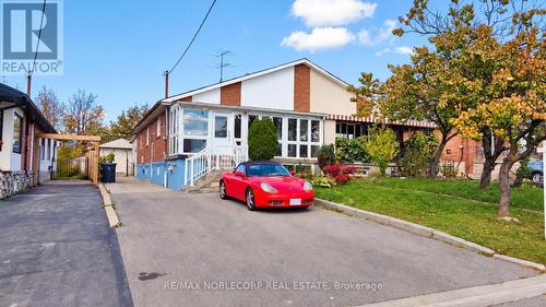 95 SNOWOOD COURT  Toronto, ON M3N 1E7