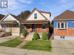153 ALBANY AVENUE  Hamilton, ON L8H 2H7