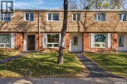 102 Oakview DRIVE  Regina, SK S4R 0E4
