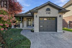 2195 THORNICROFT CRESCENT E London South (South V), ON N6P 1T7