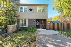 2576 MAINROYAL STREET Mississauga, ON L5L 1C9