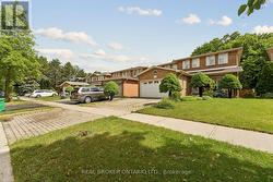 102 CORONATION CIRCLE Brampton, ON L6Z 4A7