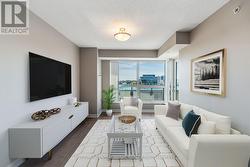 412 - 75 NORMAN BETHUNE AVENUE Richmond Hill, ON L4B 0B6