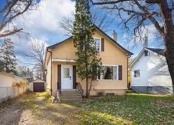 818 Riverwood AVE  Winnipeg, MB R3T 1K8