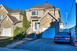 4851 Rue Cherrier Laval (Chomedey), QC H7T 2Y4
