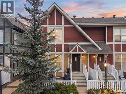 119 New Brighton Villas SE  Calgary, AB T2Z 0T5
