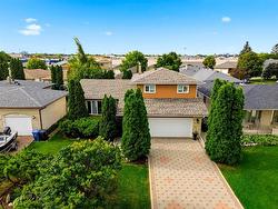 119 Meredith BAY  Winnipeg, MB R2V 3P7