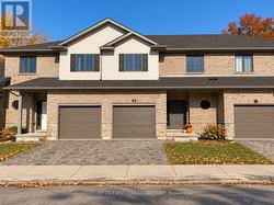 33 - 2910 TOKALA TRAIL London North (North S), ON N6G 0T9