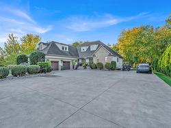 427 EAST RUSCOM RIVER Lakeshore, ON N0R 1S0