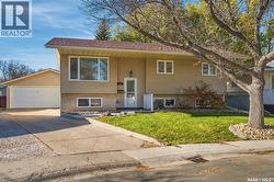 18 Bligh BAY  Regina, SK S4X 1R4