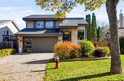 155 Alburg DR  Winnipeg, MB R2N 1T9
