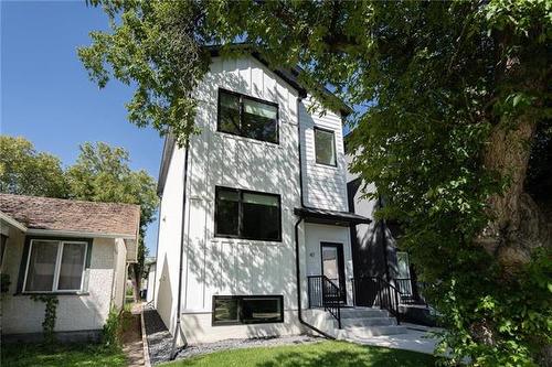 47 Pilgrim AVE  Winnipeg, MB R2M 0L3