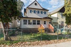 206 Balmoral ST  Winnipeg, MB R3C 1X6