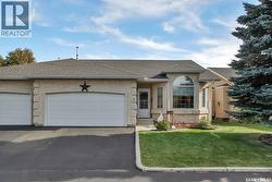 3 135 Pinehouse DRIVE  Saskatoon, SK S7K 5W1