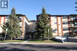 107 2013 Arlington AVENUE  Saskatoon, SK S7J 2H6